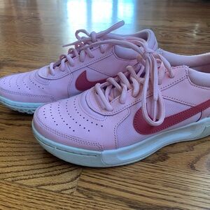 NikeCourt Air Zoom Lite 3
Women's Tennis Shoes